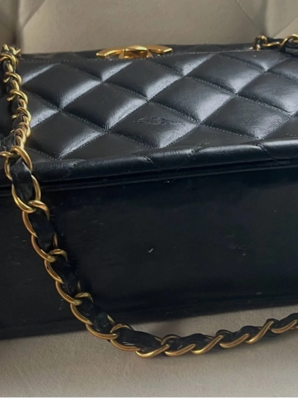 CHANEL Black Quilted Crossbody Bag with Gold Hardware y2k 90s